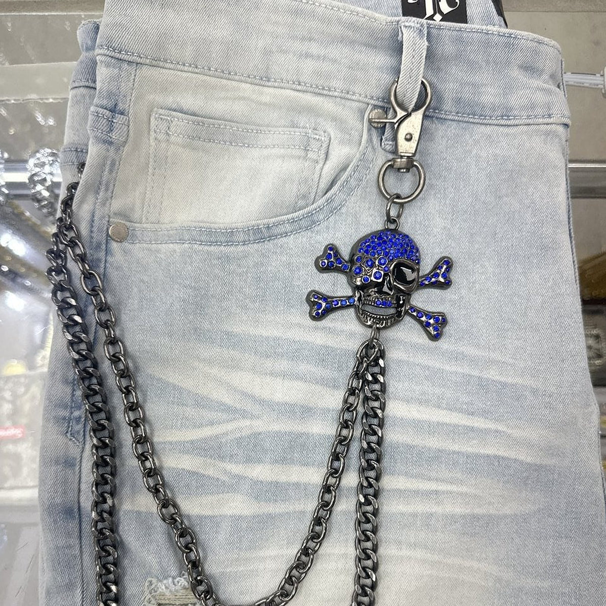 EAK Wallet Chain — Gunmetal/Blueskullbones — clasp and charm detail