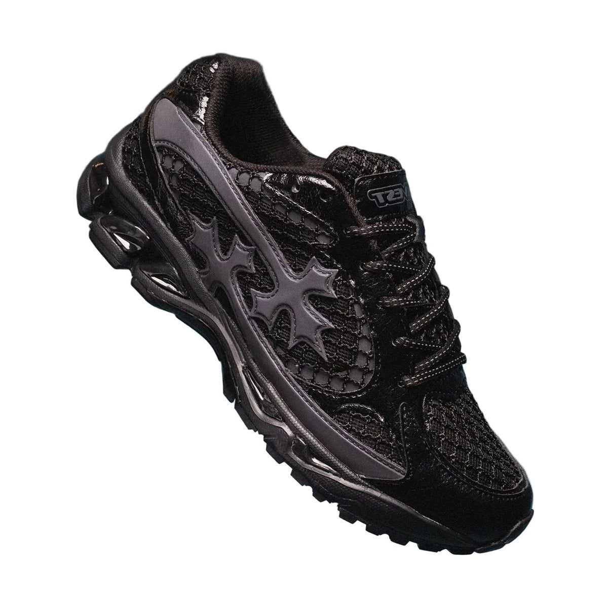 Bravest Studios Kross Kountry Runner — Triple Black