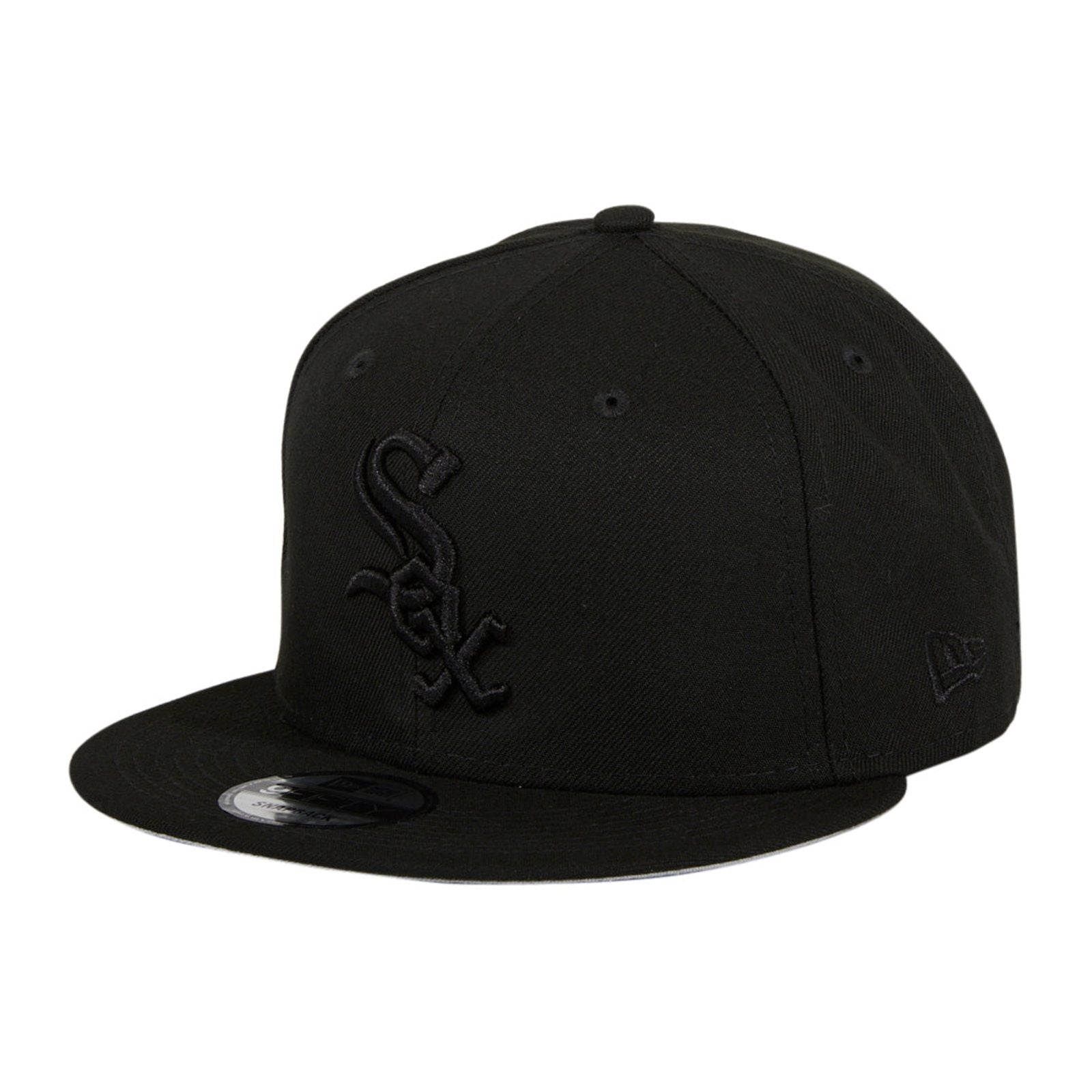 New Era Chicago White Sox 9FIFTY Snapback — Black on Black