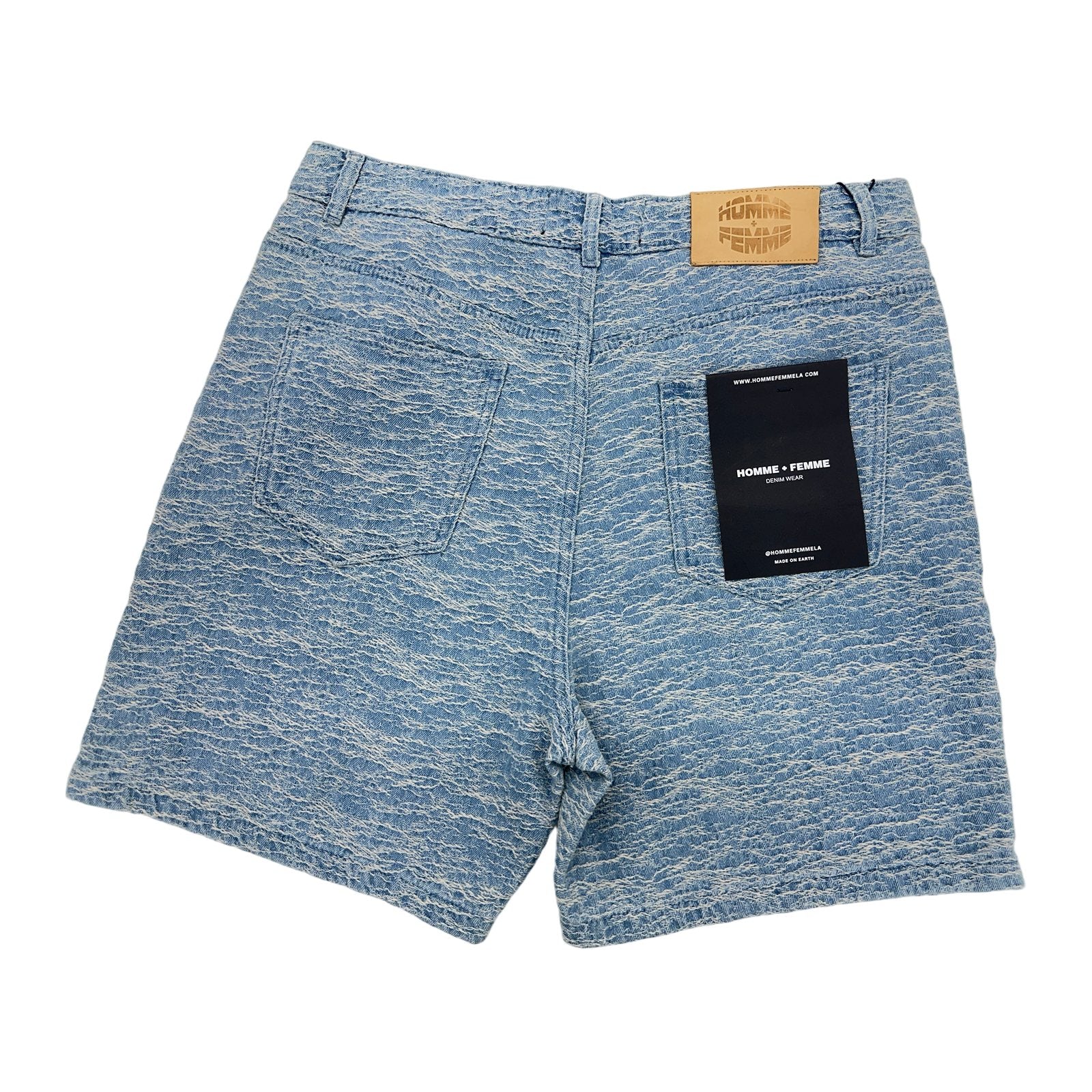 homme femme blue shorts
