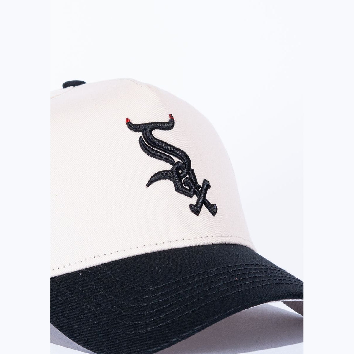 Reference Bullsox Cream/Black snapback hat