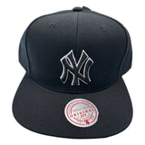 Mitchell & Ness New York Yankees Original Fit Snapback — Black/White