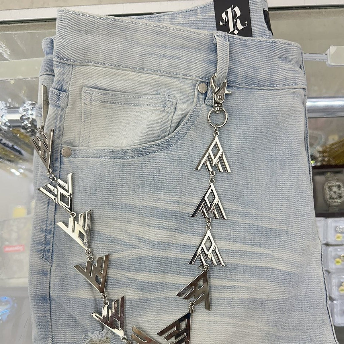 EAK Wallet Chain — Silver/Triangle — clasp and charm detail